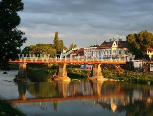Кам’яний пішохідний міст у Ужгороді